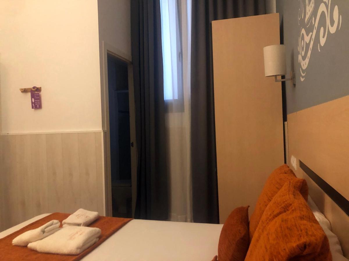 Hostal Live Natura Barcelona (Adults Only) Eksteriør bilde