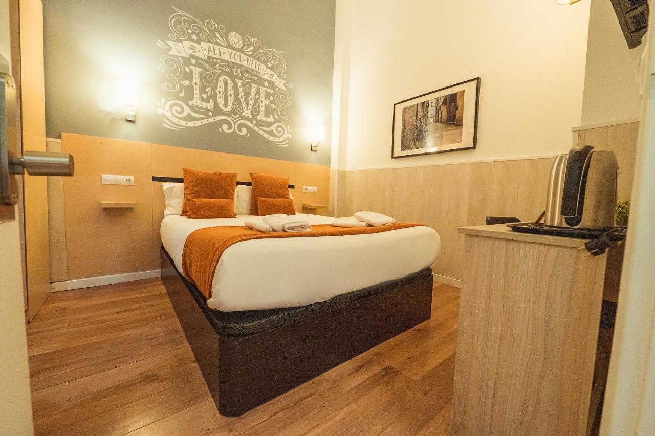 Hostal Live Natura Barcelona (Adults Only) Eksteriør bilde