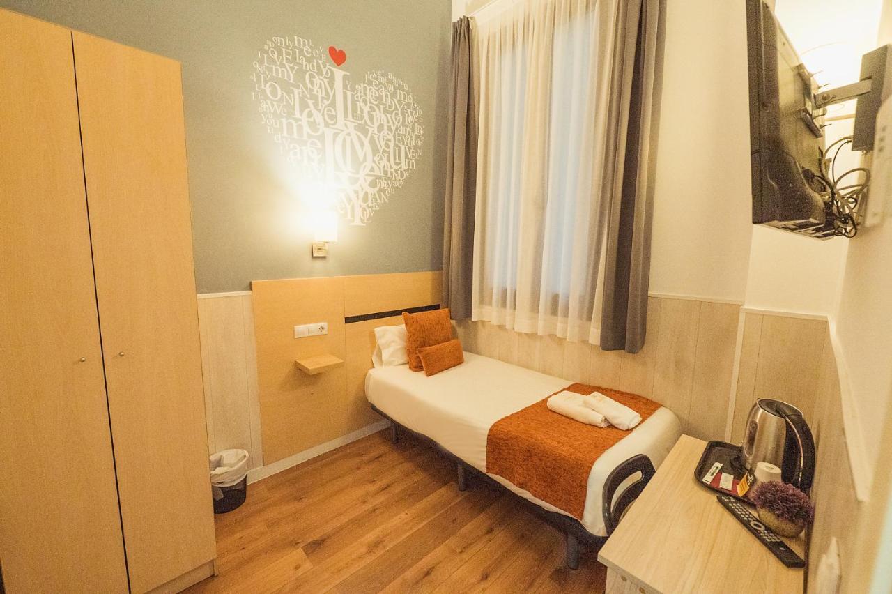 Hostal Live Natura Barcelona (Adults Only) Eksteriør bilde