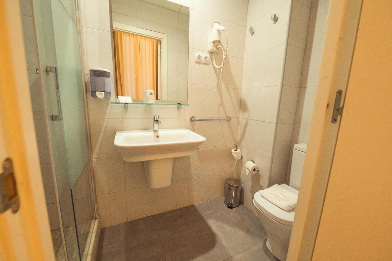 Hostal Live Natura Barcelona (Adults Only) Eksteriør bilde
