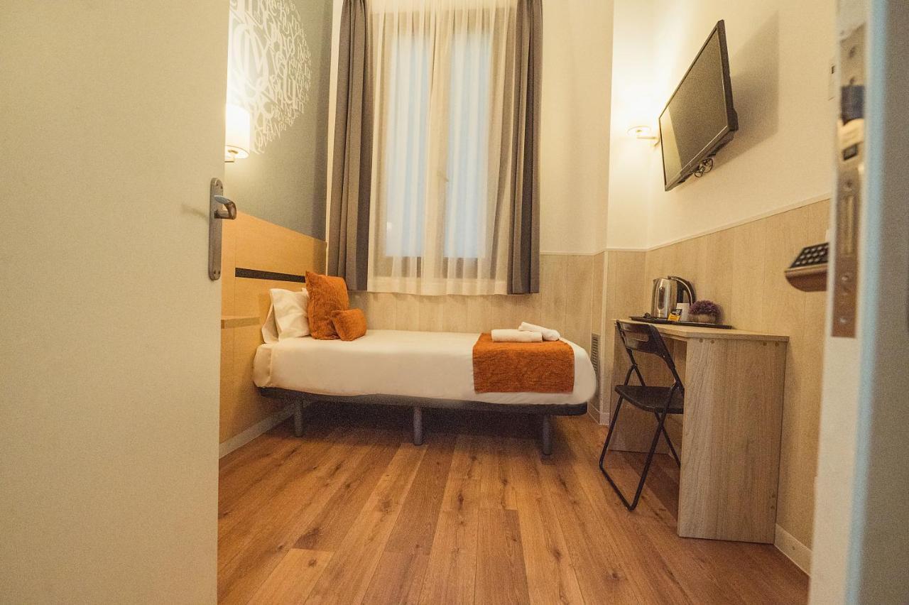 Hostal Live Natura Barcelona (Adults Only) Eksteriør bilde